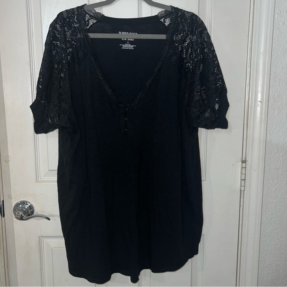 Torrid black tee